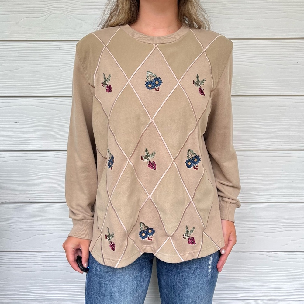 Vintage Alfred Dunner Tan Embroidered sweatshirt